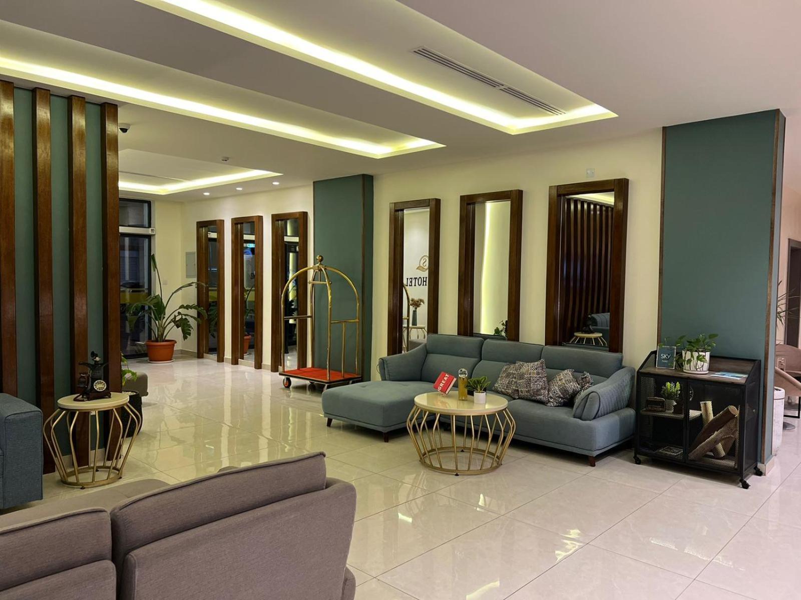 Sky Hotel Aqaba Exterior photo