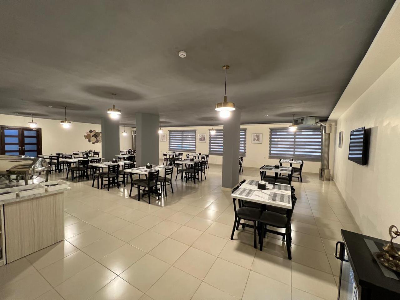 Sky Hotel Aqaba Exterior photo
