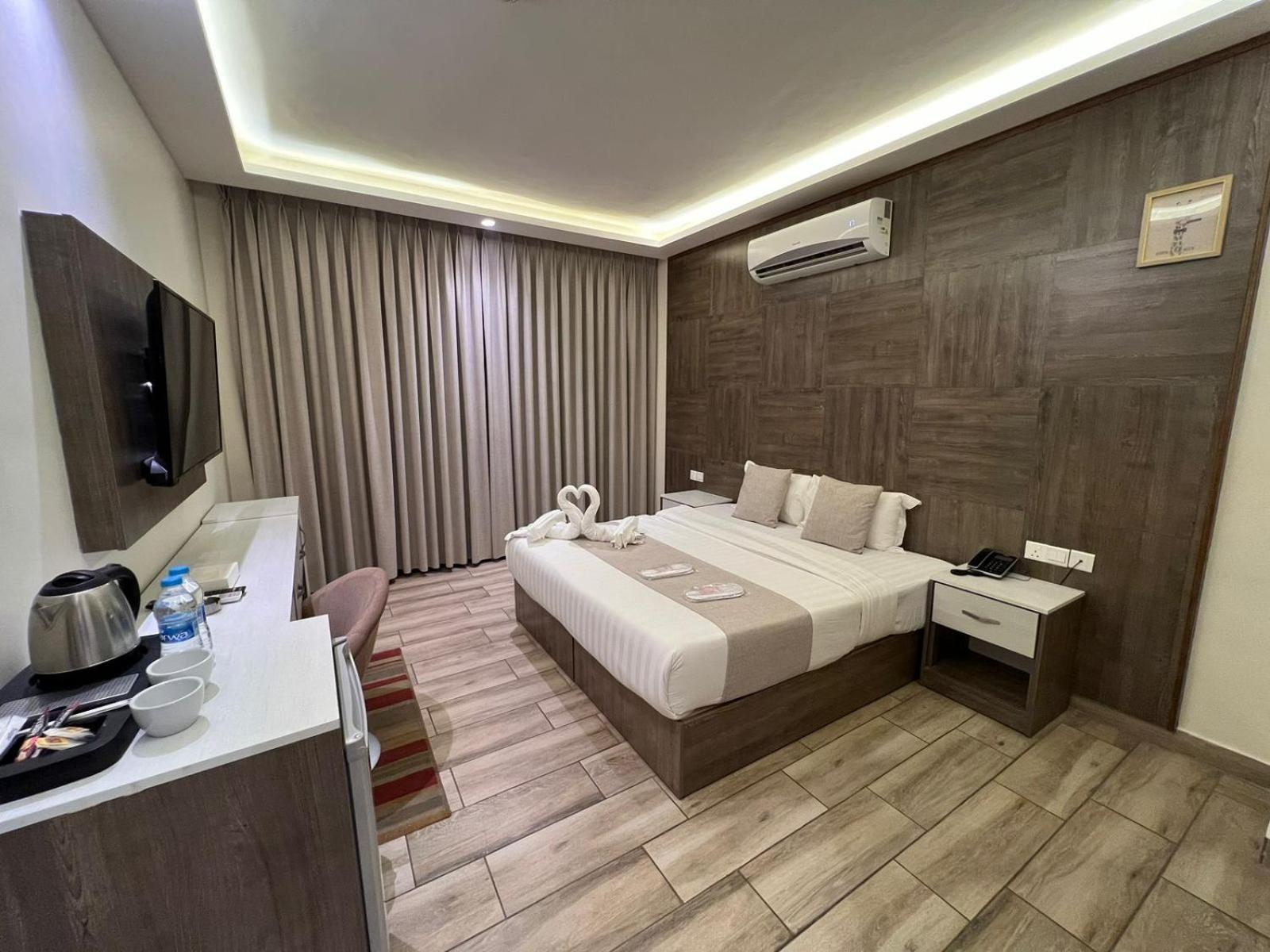 Sky Hotel Aqaba Exterior photo