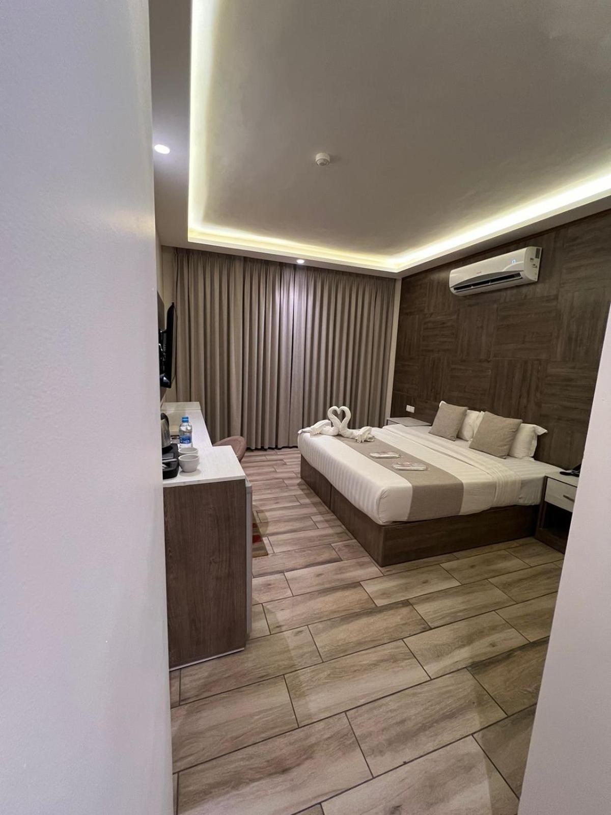 Sky Hotel Aqaba Exterior photo